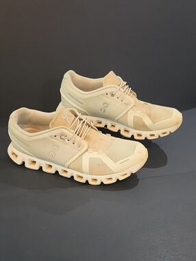 On Running Cloud Women's Neutral Beige Cloud-Style Sneakers Size 9.5